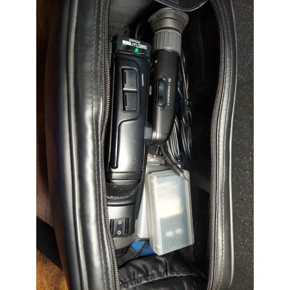 Sony Video 8 Handycam Camera Recorder CCD-FX410 With Extras UNTESTED